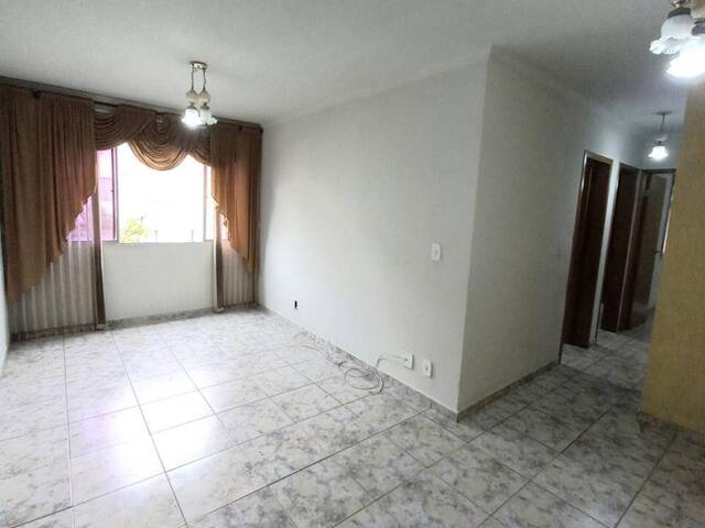 Locação em Jardim D'Abril - São Paulo